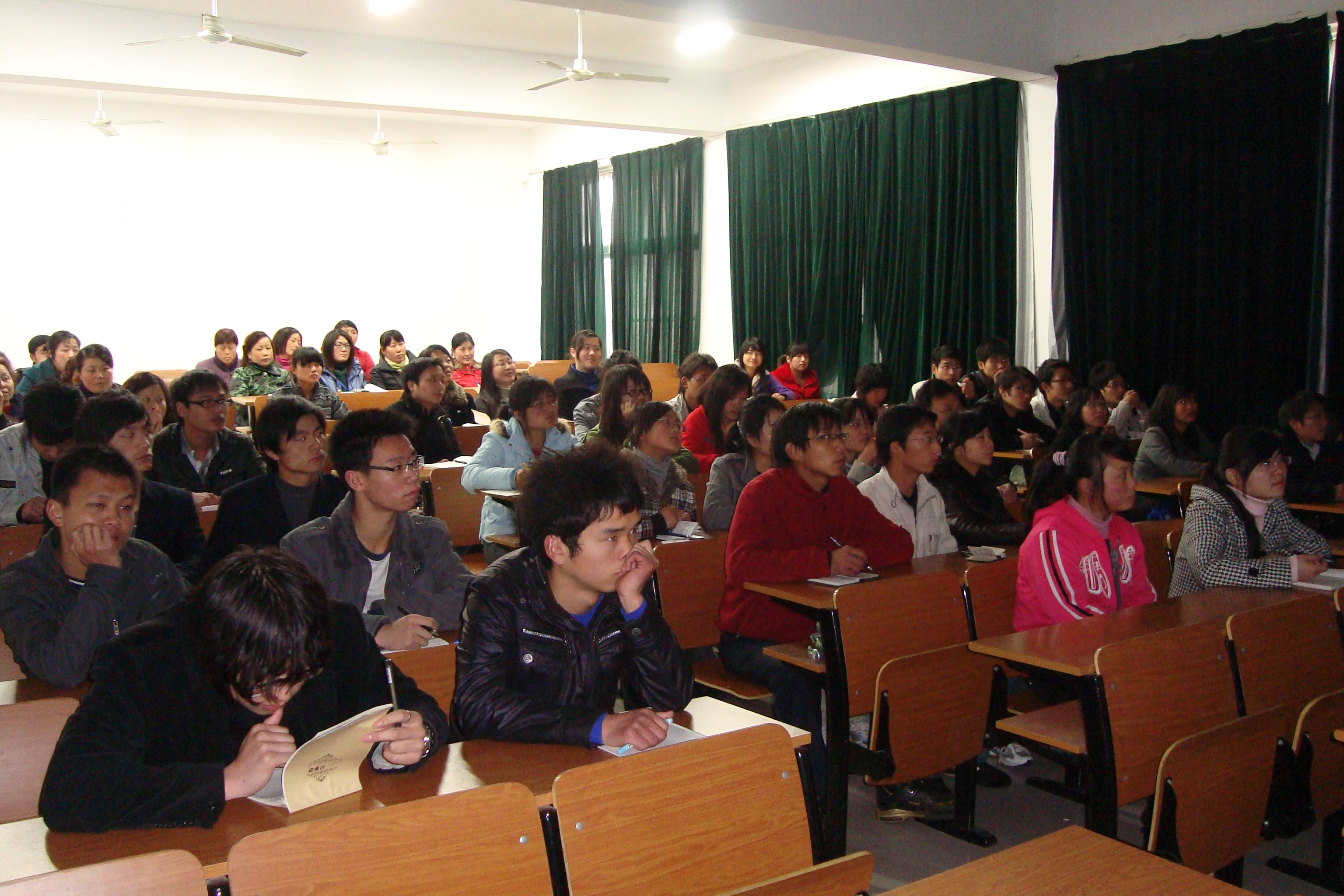 学生公寓管理中心召开公寓文化建设交流会 